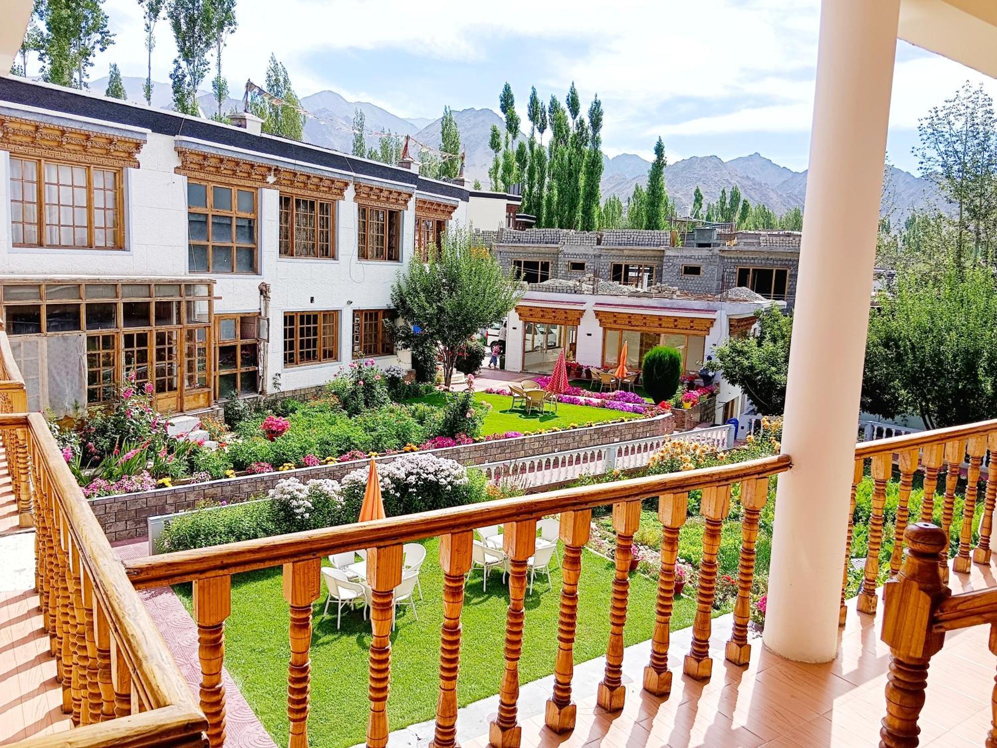 Kidar Hotel Leh Buitenkant foto